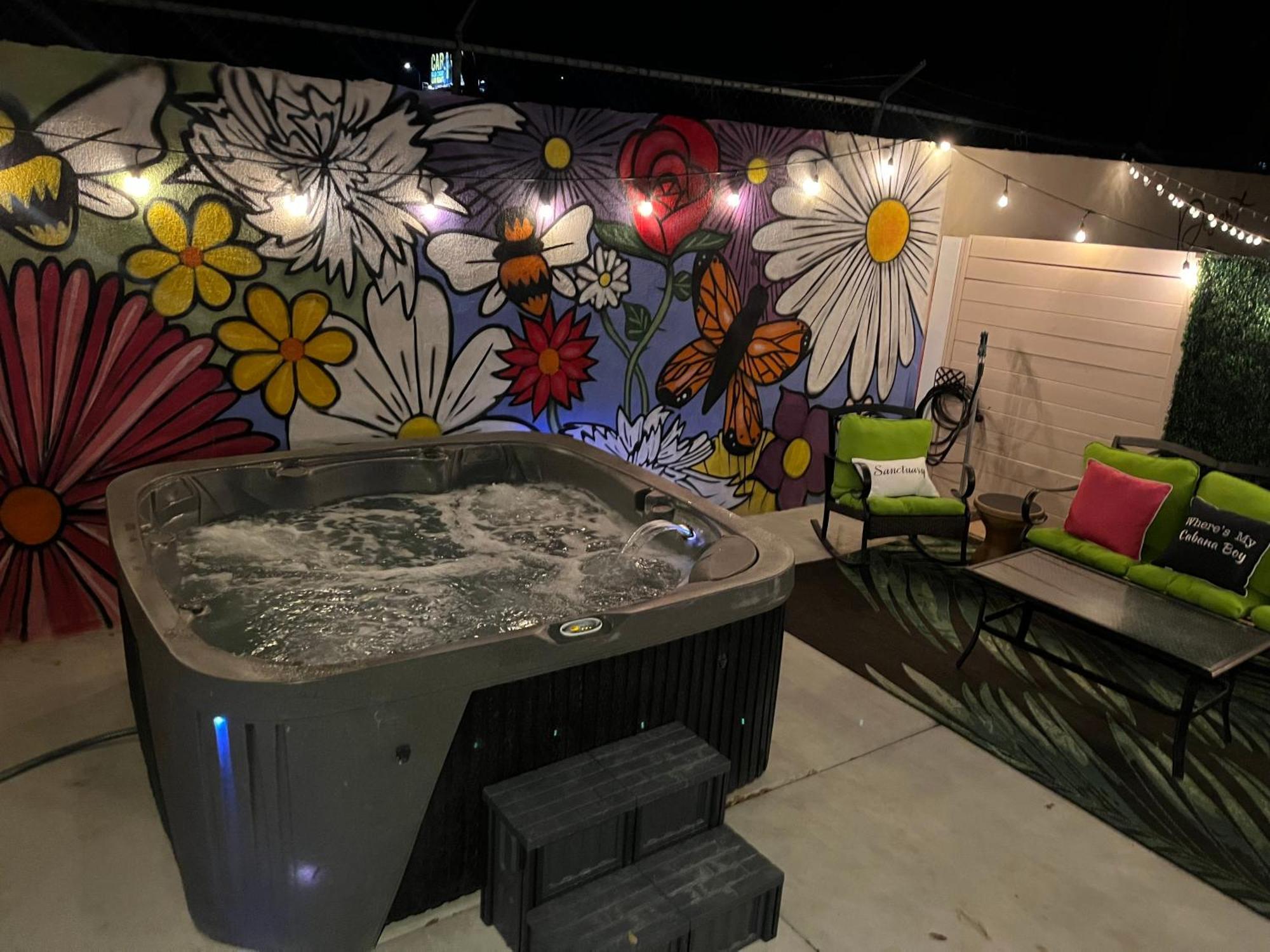 Bohemian Chic An Eclectic Escape-Hot Tub-Pet Friendly-No Pet Fees! Villa Albuquerque Bagian luar foto