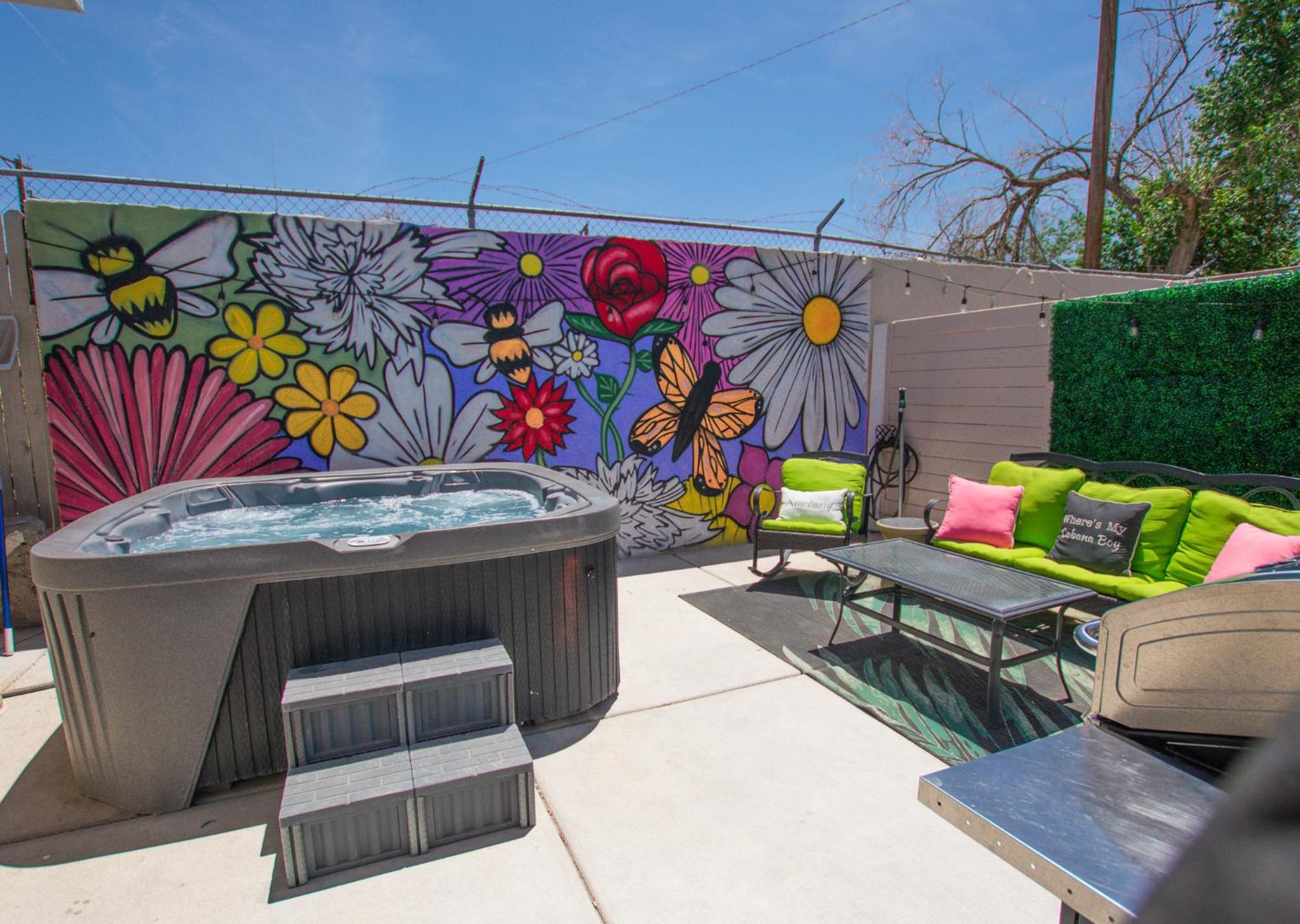 Bohemian Chic An Eclectic Escape-Hot Tub-Pet Friendly-No Pet Fees! Villa Albuquerque Bagian luar foto
