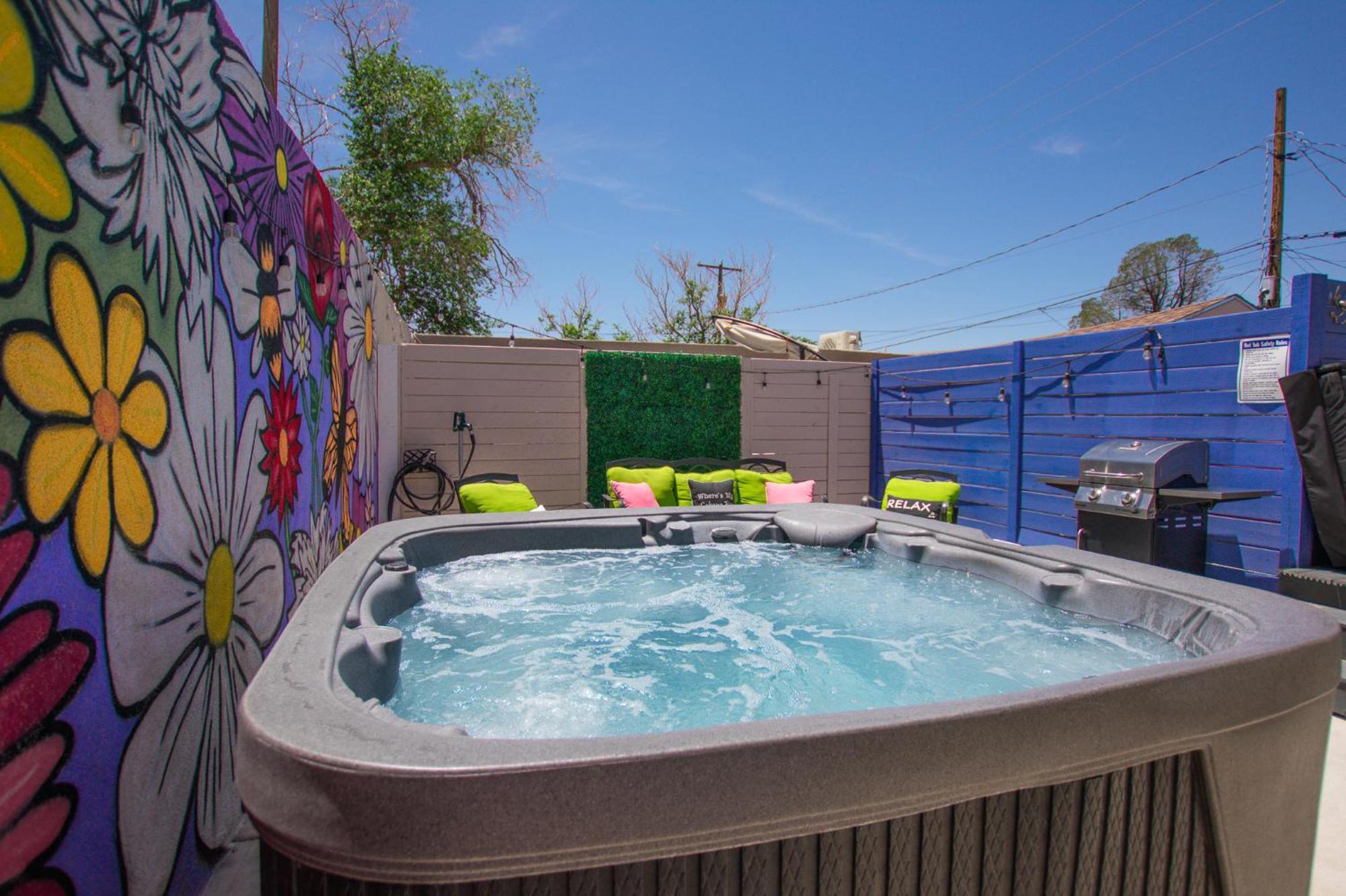 Bohemian Chic An Eclectic Escape-Hot Tub-Pet Friendly-No Pet Fees! Villa Albuquerque Bagian luar foto
