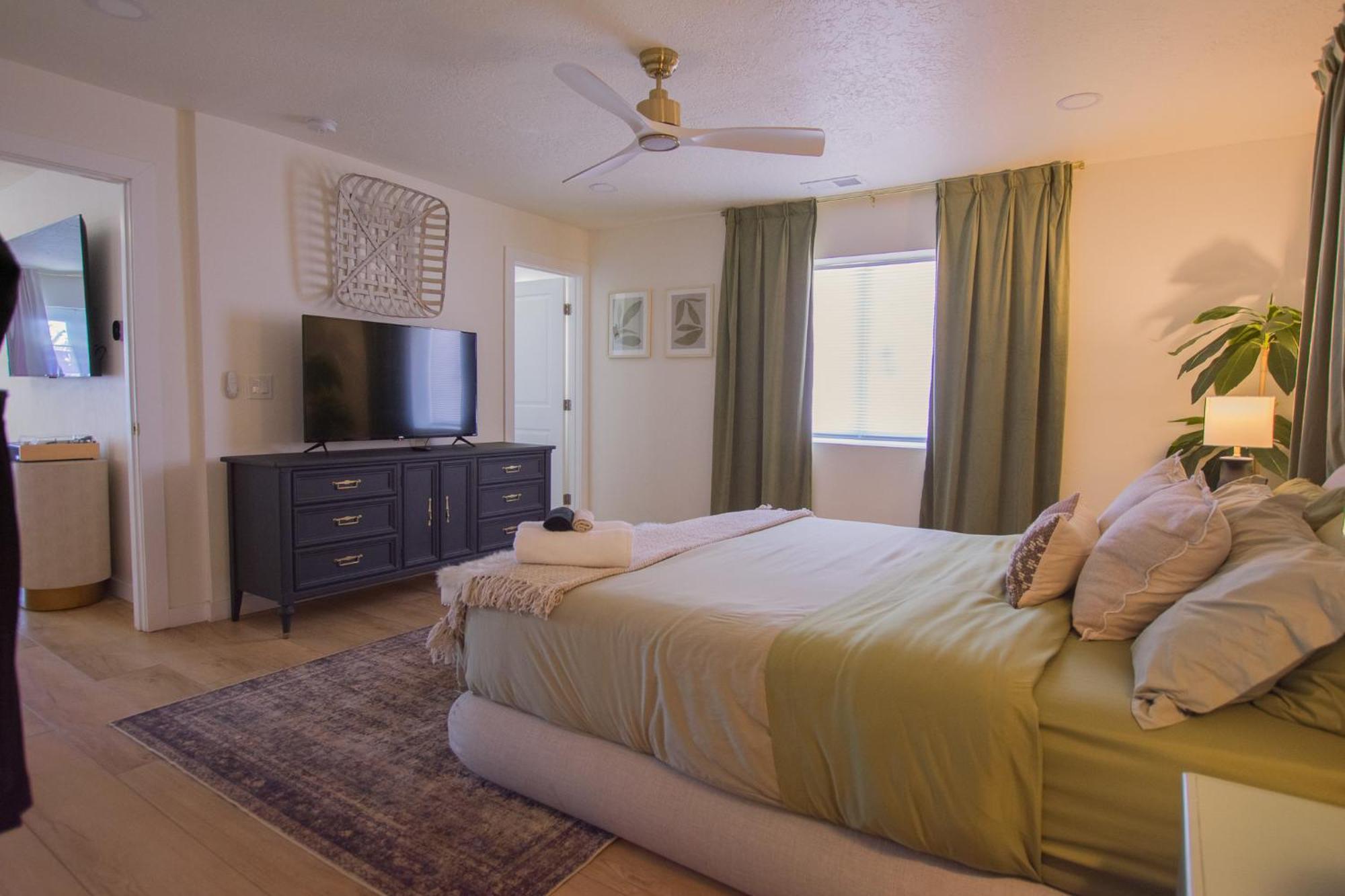 Bohemian Chic An Eclectic Escape-Hot Tub-Pet Friendly-No Pet Fees! Villa Albuquerque Bagian luar foto