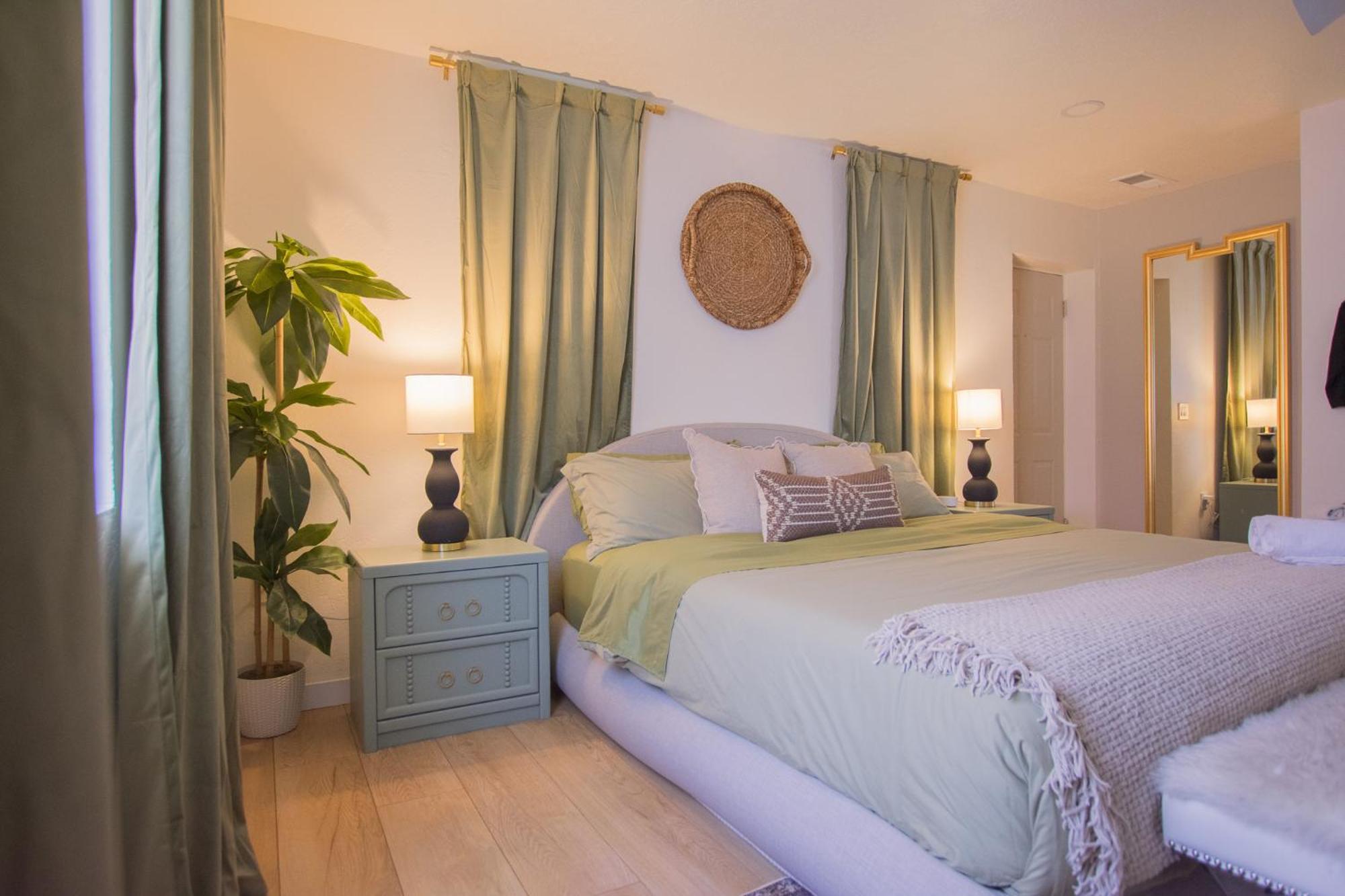 Bohemian Chic An Eclectic Escape-Hot Tub-Pet Friendly-No Pet Fees! Villa Albuquerque Bagian luar foto