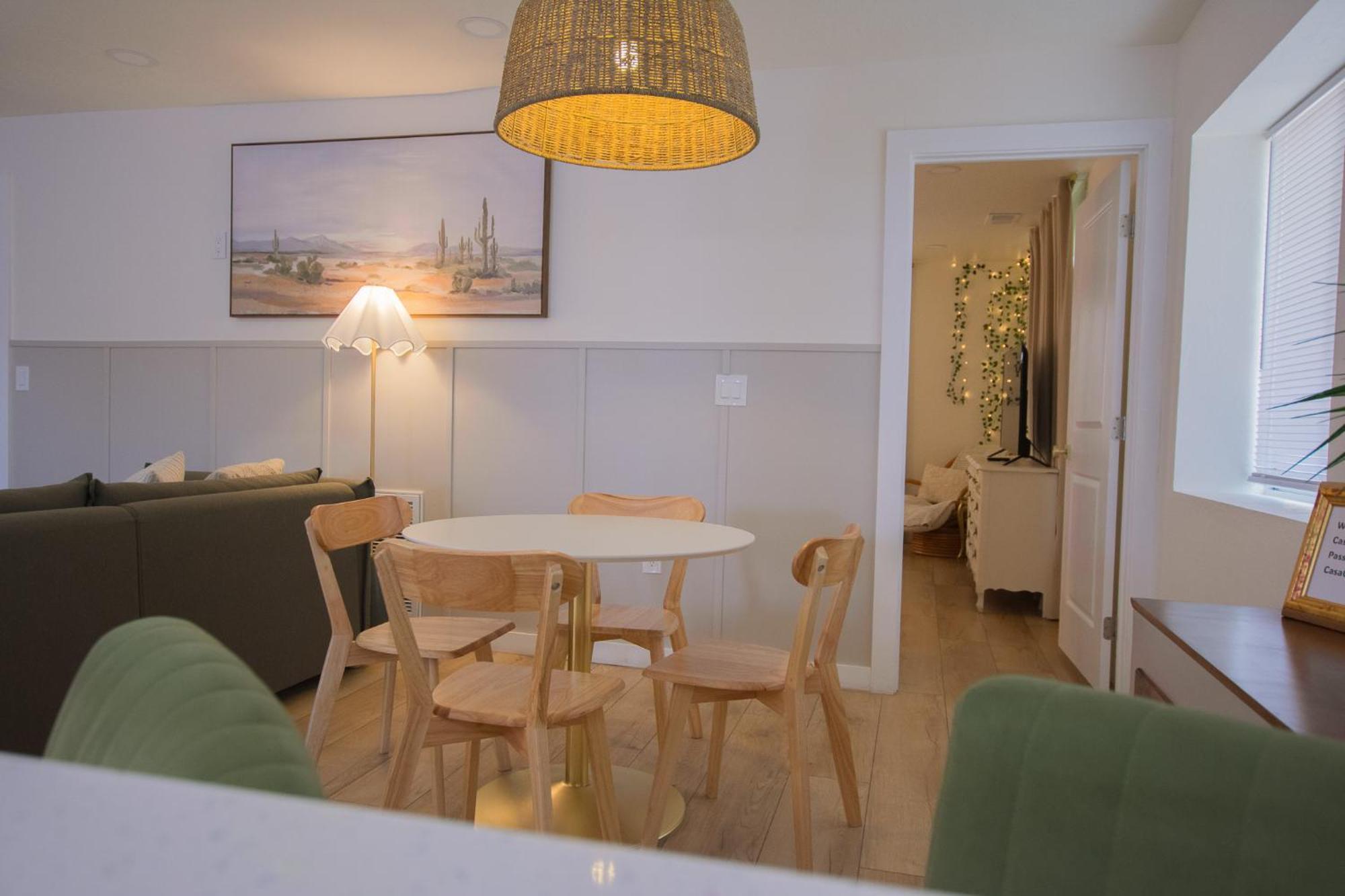 Bohemian Chic An Eclectic Escape-Hot Tub-Pet Friendly-No Pet Fees! Villa Albuquerque Bagian luar foto
