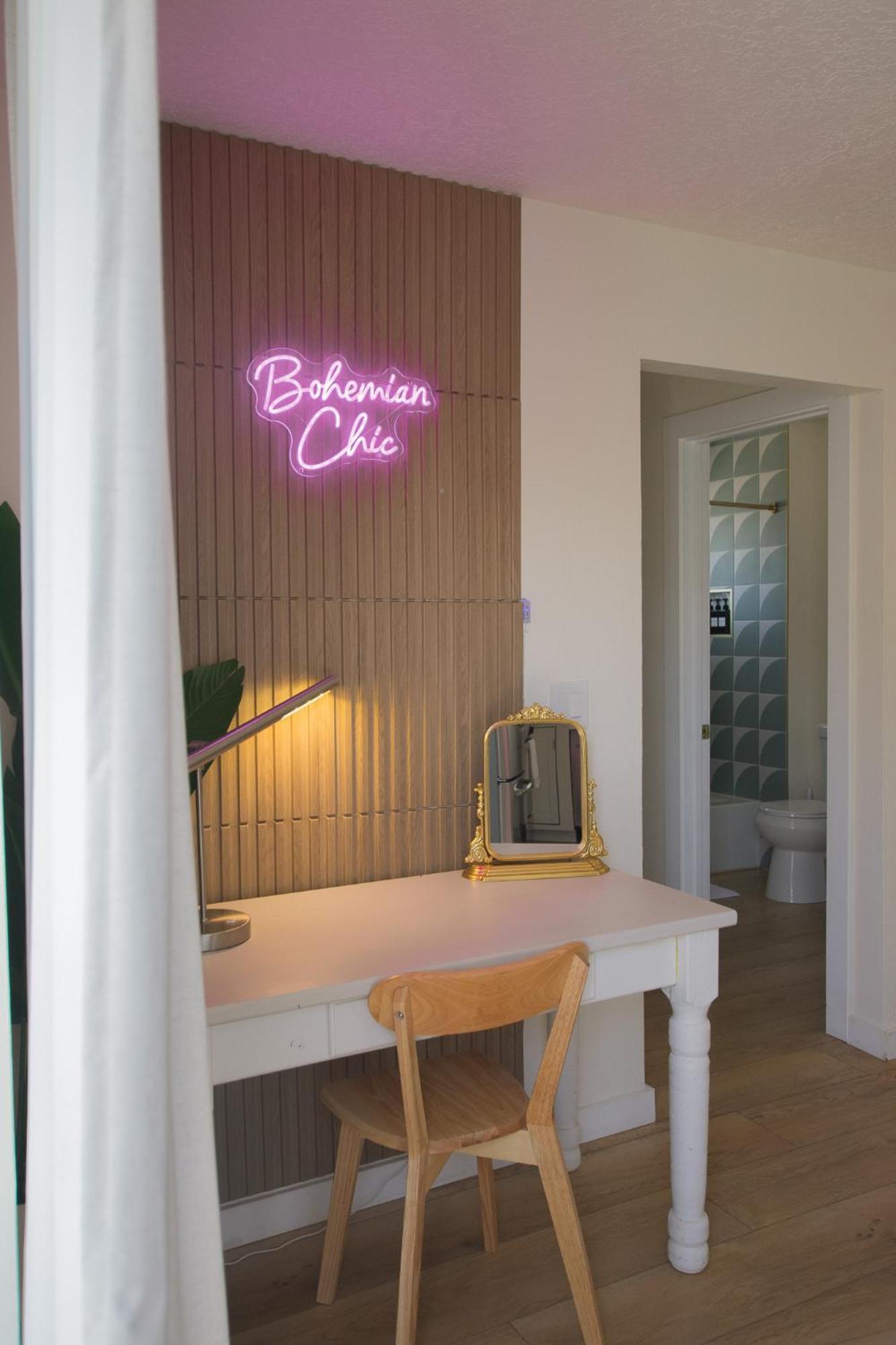 Bohemian Chic An Eclectic Escape-Hot Tub-Pet Friendly-No Pet Fees! Villa Albuquerque Bagian luar foto